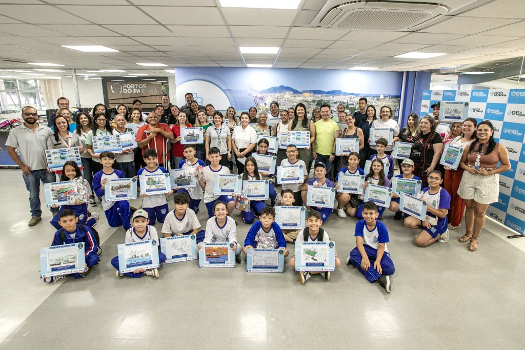 alunos segurança desenhos do projeto porto escola