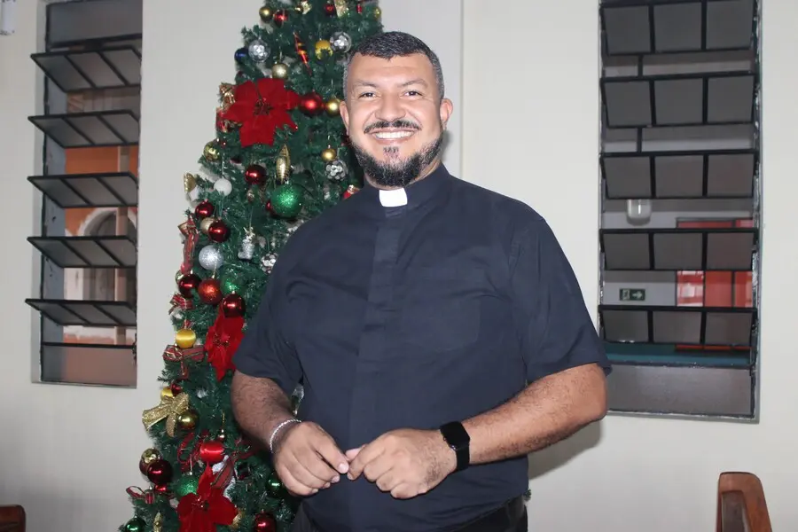 padre fabio da paroquia da paz em paranagua