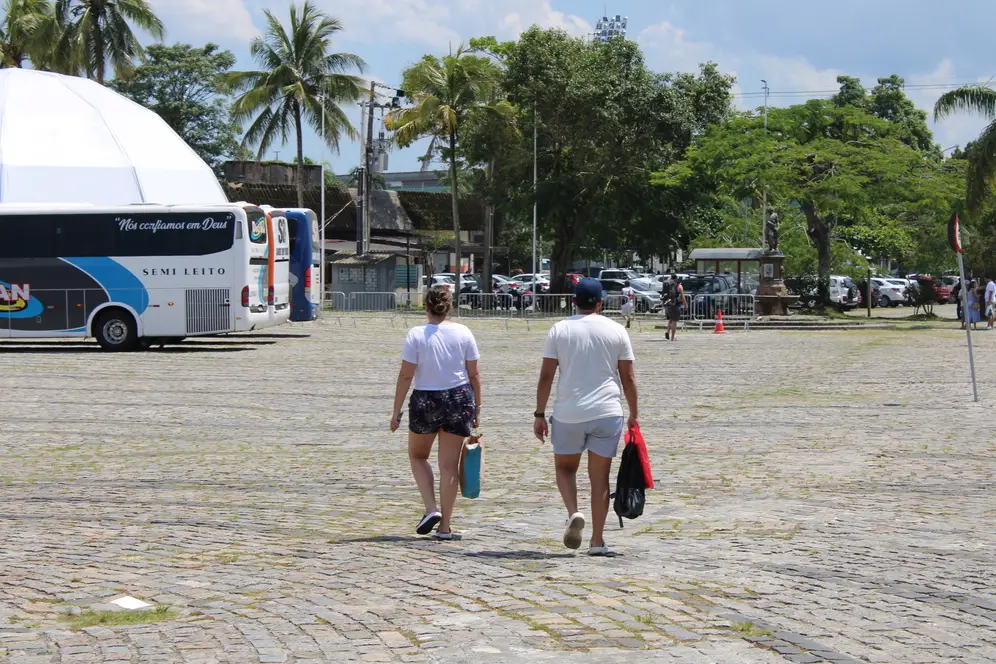 1 navio de passageiros em paranagua