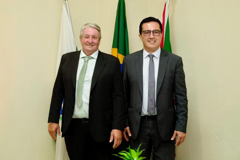 “Eu e Vitor, esse grande parceiro, trabalharemos com dedicação e foco no que é melhor para nossa cidade”, disse o prefeito reeleito, Júnior Brindarolli