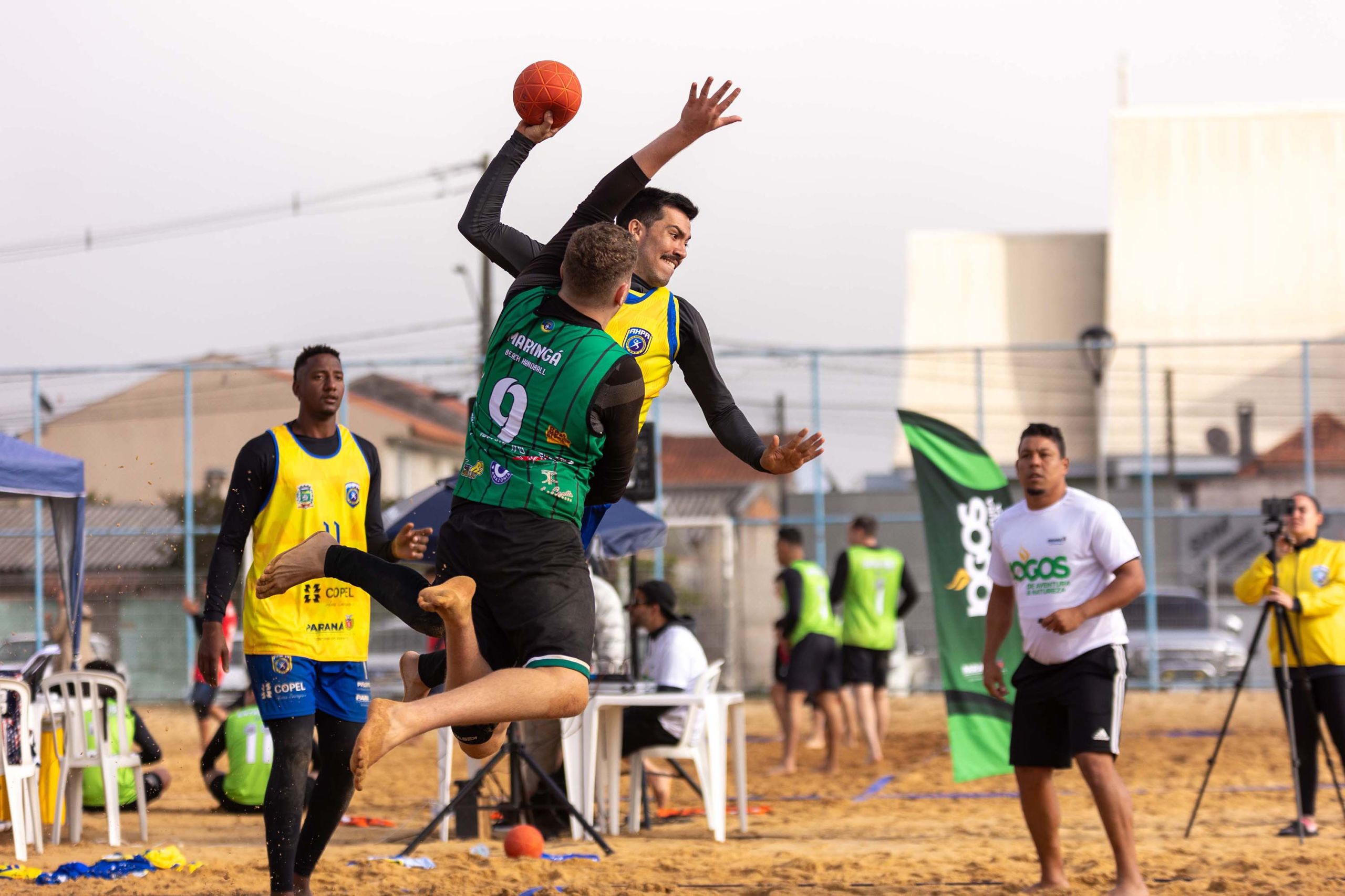 Os destaques ficam por conta do Cross Games e do Torneio Verão Basquete 3x3, ambos realizados na praia. / Foto: SEES