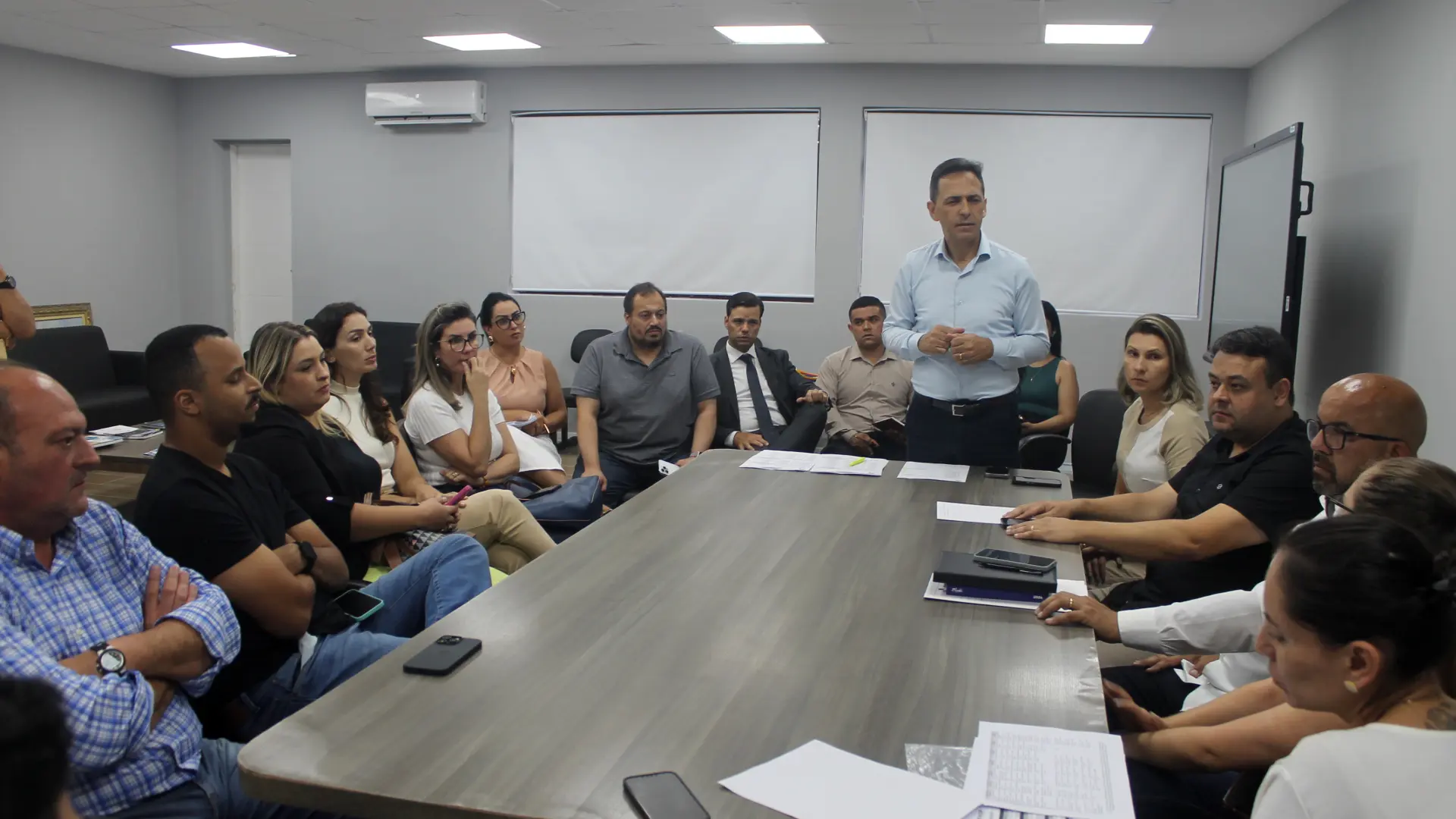 prefeito de paranagua anuncia acoes emergenciais