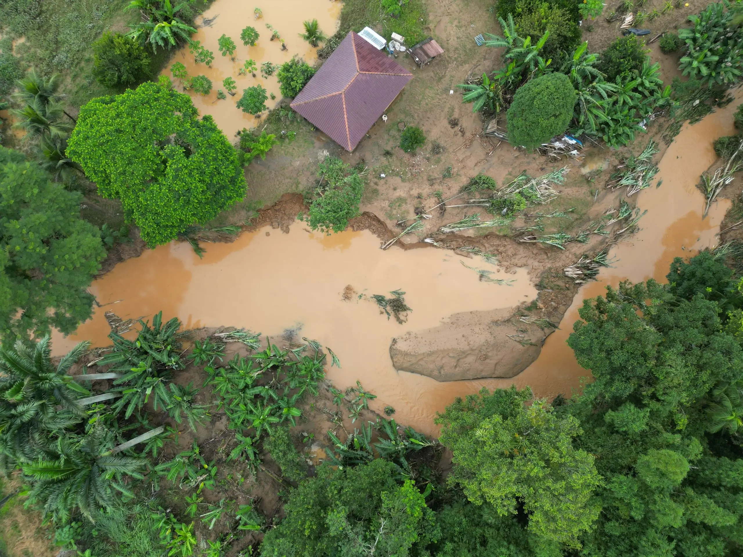 Morretes, Antonina, Paranaguá e Guaratuba foram as cidades mais atingidas pelo temporal. / Foto: CICCR/SESP