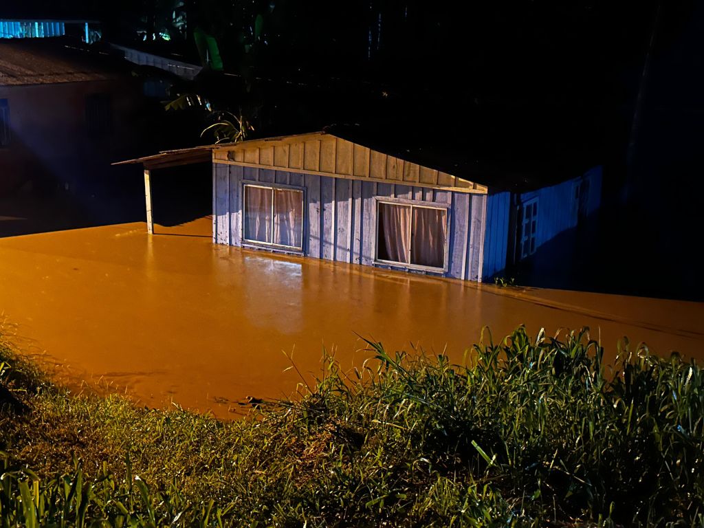 Candonga, Sambaqui, Pindaúva, Mundo Novo do Saquarema, Marta, Rio Sagrado e Floresta foram os bairros afetados em Morretes. / Foto: Prefeitura de Morretes