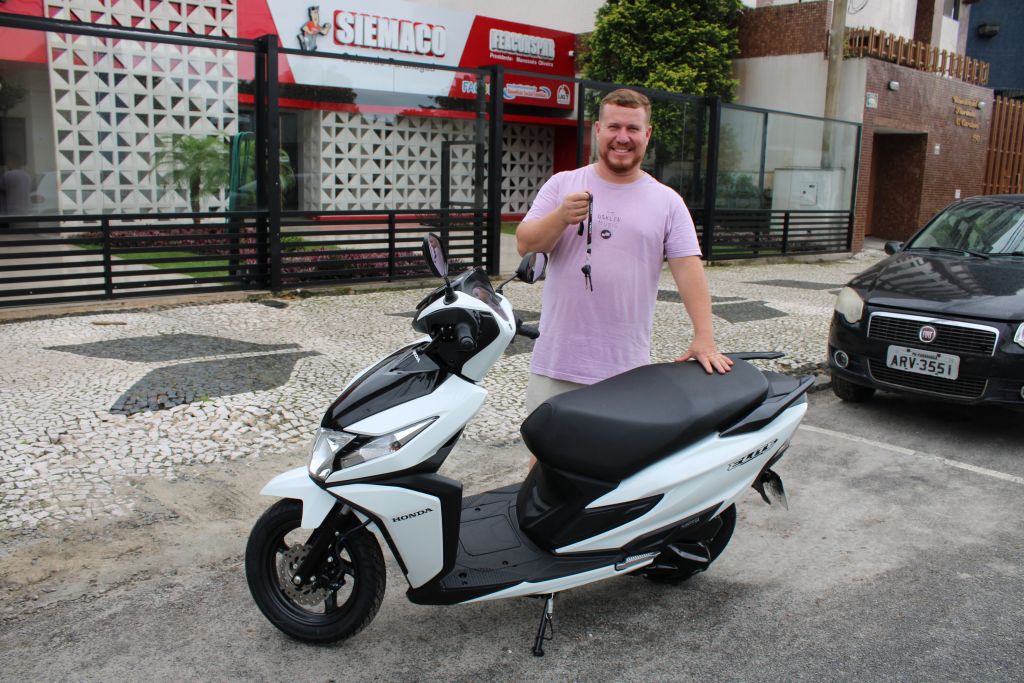 Marcelo Henrique Veiga Possas foi o sortudo e ganhou a motocicleta Honda Elite 125