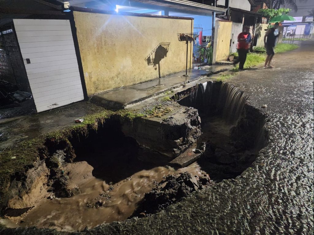 45 bairros atingidos pelas fortes chuvas em Paranaguá. / Foto: Corpo de Bombeiros