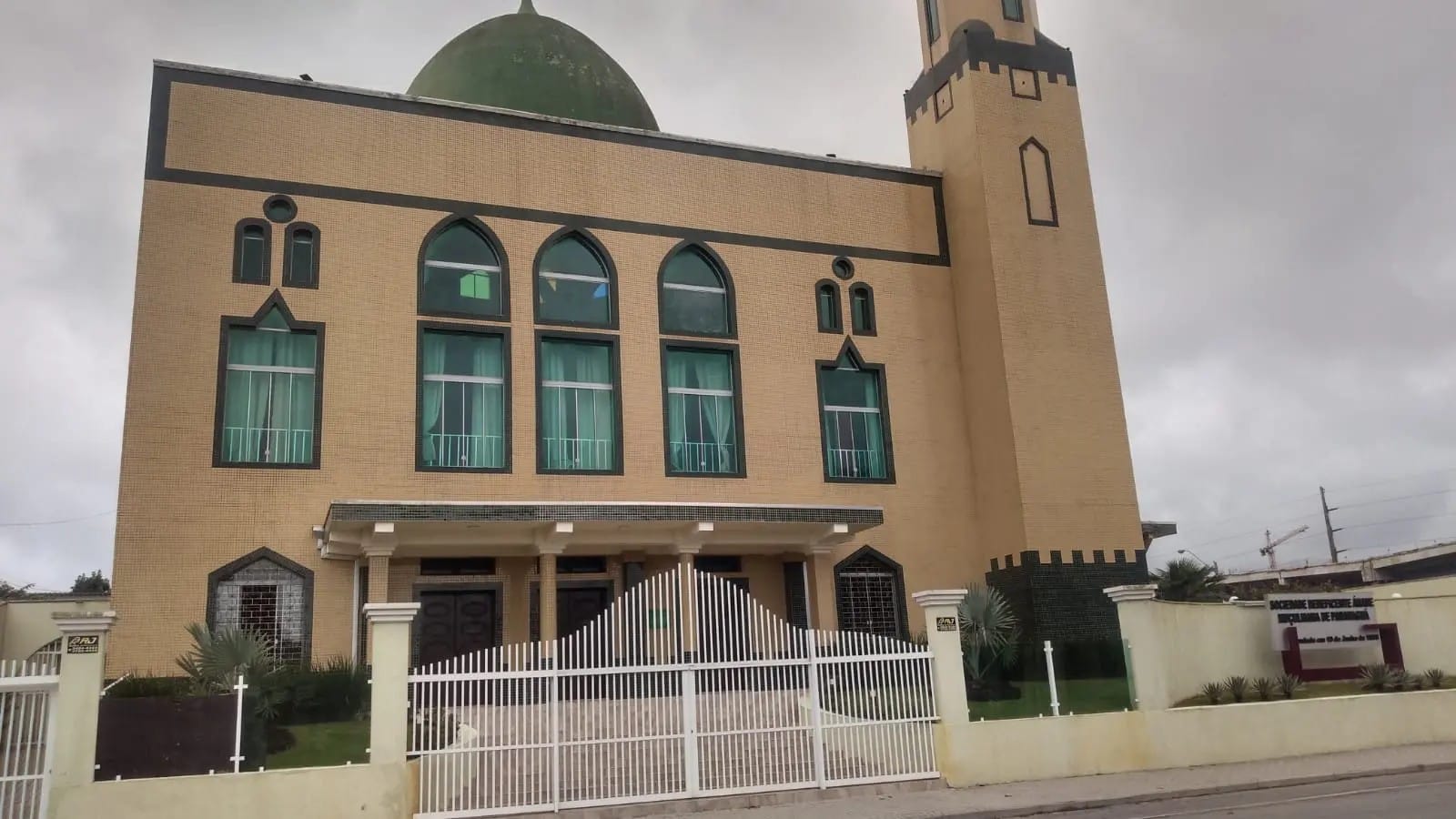 Tradicional Mesquita de Paranaguá é o local onde os muçulmanos se reúnem para as orações, reuniões e confraternizações