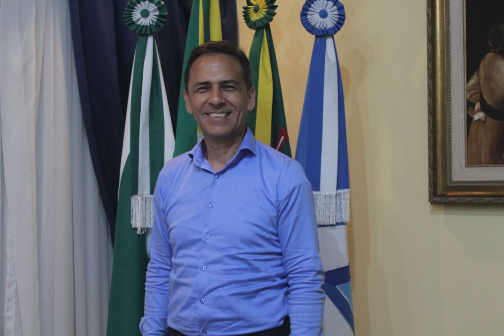 "Hoje eu considero uma das reuniões mais importantes da história política da cidade”, destacou o prefeito Adriano Ramos. / Foto: Folha do Litoral News