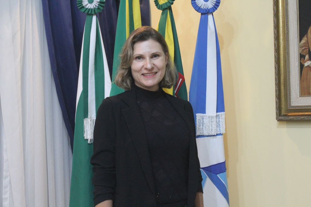 "Essa parceria tem um valor muito grande para nós, da prefeitura, pensando no desenvolvimento da cidade, onde todos podem participar”, afirmou a vice-prefeita Fabiana Parro. / Foto: Folha do Litoral News