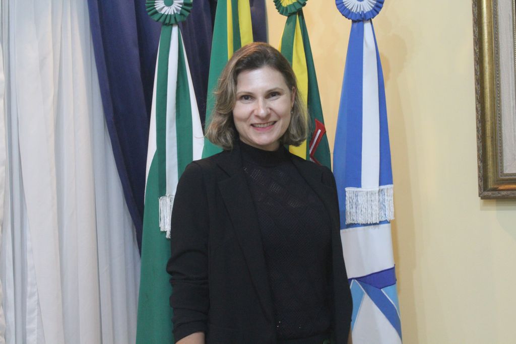 Autoridades e diretores do Porto de Paranaguá parabenizam a empresa pública pelos 90 anos 2 Fabiana Parro vice prefeita de Paranagua