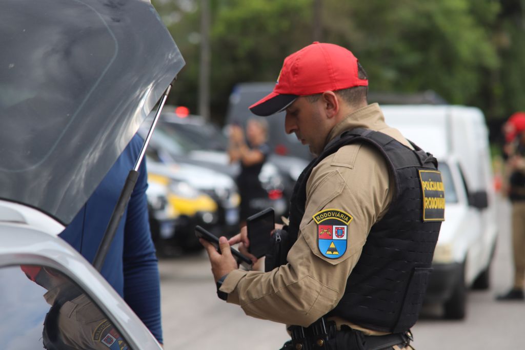 Polícia Militar do Paraná reforça segurança nas rodovias do estado. / Foto: PMPR