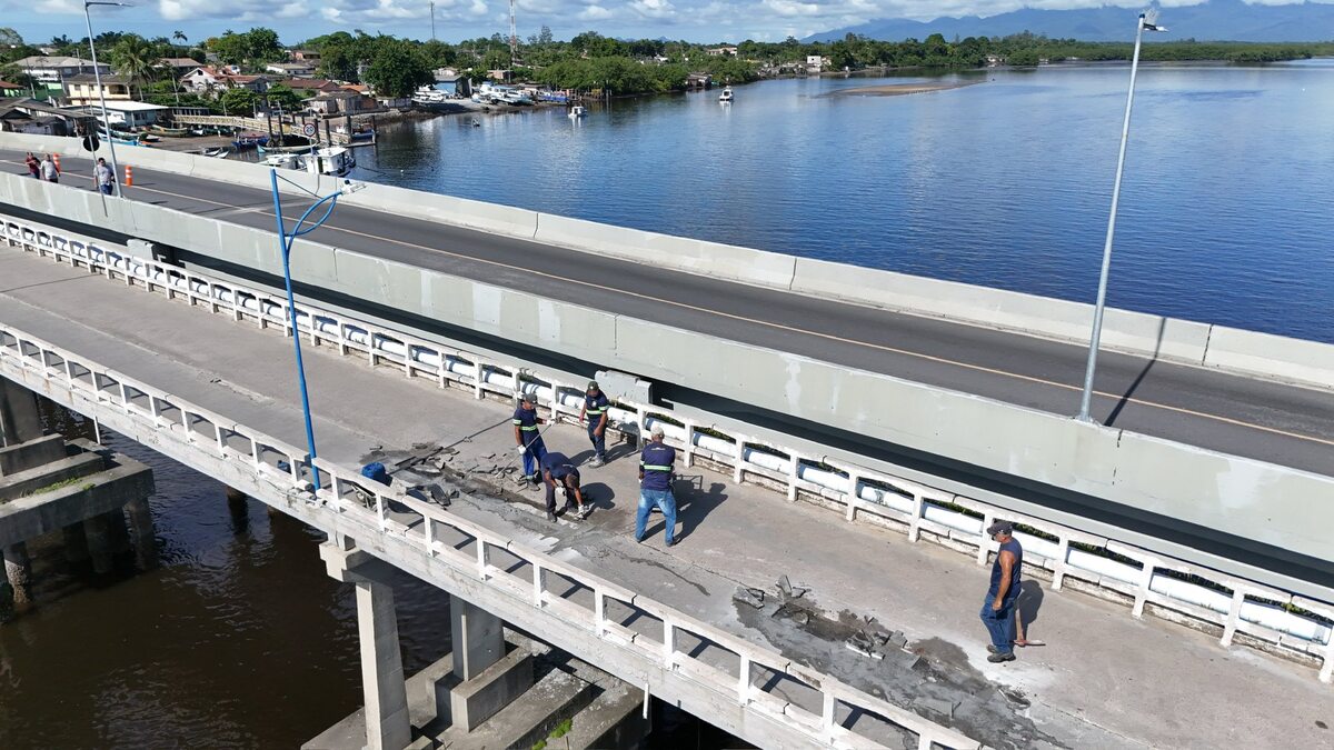 1 passarela do valadares recebe reparos em paranagua 2