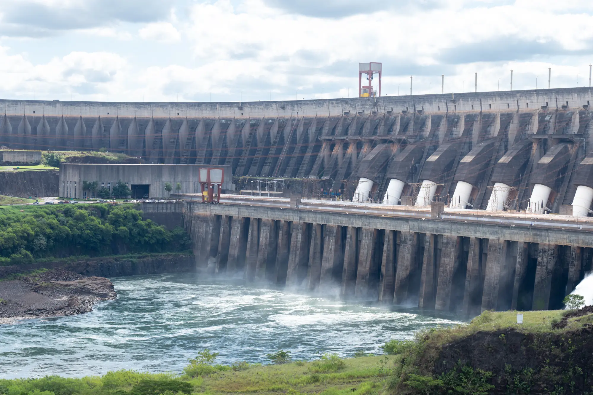 Um dos pontos que merece destaque é que a tarifa de Itaipu está congelada desde o ano passado e permanecerá sem reajustes até 2026 (Foto: Sara Cheida/Itaipu Binacional)