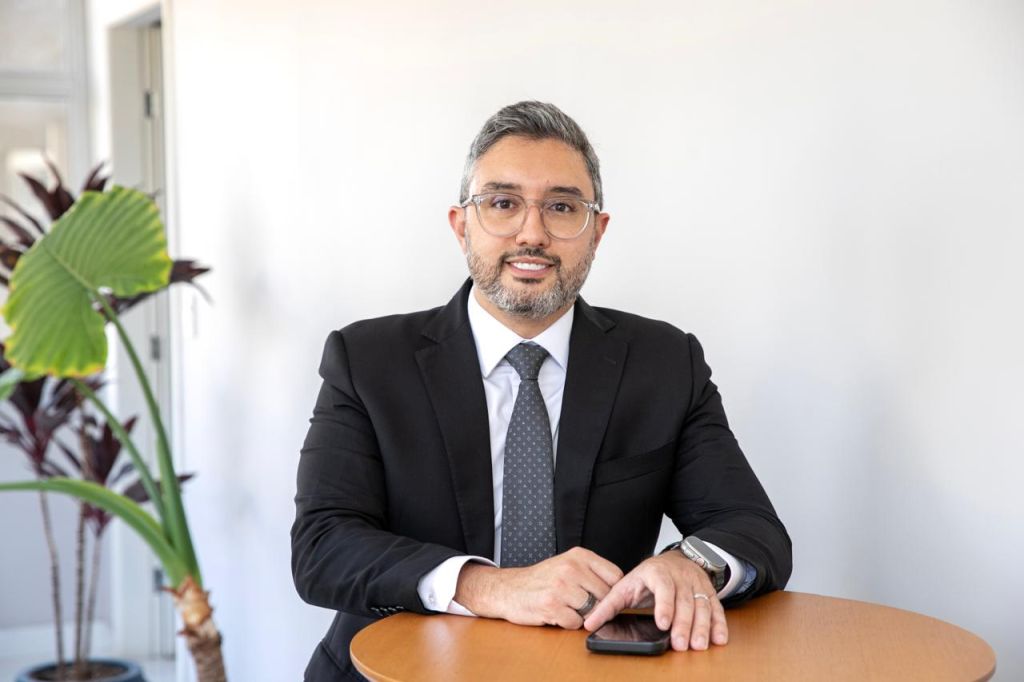 Portos do Paraná recebe Título de Honra ao Mérito Empresarial da Câmara de Paranaguá 7 WhatsApp Image 2025 04 18 at 09.54.29