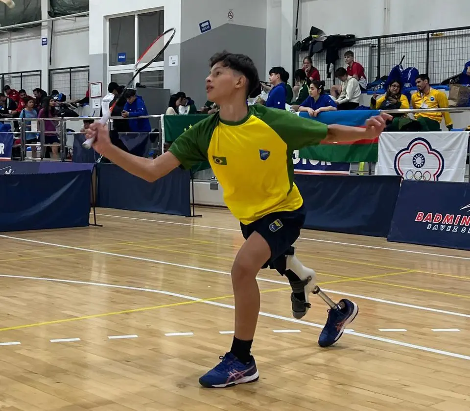 Anderson tem uma malformação congênita coxofemoral e começou a praticar esportes aos 10 anos, jogando futsal no Projeto Maestro da Bola, que tem apoio da Itaipu (Foto: Divulgação/Itaipu)