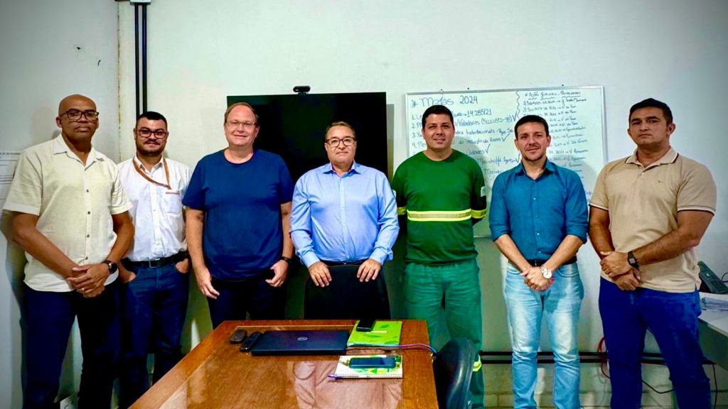 Prefeitura discute com empresas solução para caminhões irregulares no Jardim Iguaçu 2 1000807327