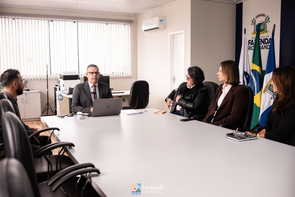 Secretarias Municipais de Educação de Paranaguá e de Fazenda Rio Grande discutem estratégias para os municípios 2 15862 1