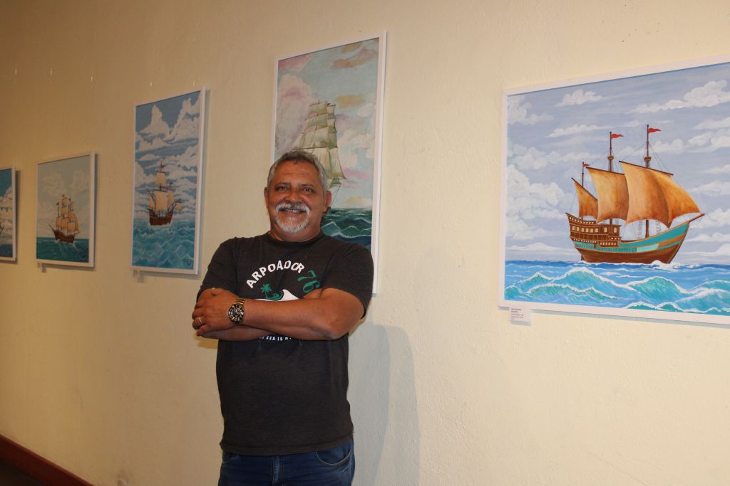 Exposição coletiva “Terra, Mar, Ar e Fogo” é aberta na Casa Monsenhor Celso, em Paranaguá 2 O artista Marcos Piantá, chegou a Paranaguá entre os anos de 1992/1993 , segundo ele, sem conhecer a cidade, mas já mostrando o seu trabalho (Foto: Folha do Litoral News)