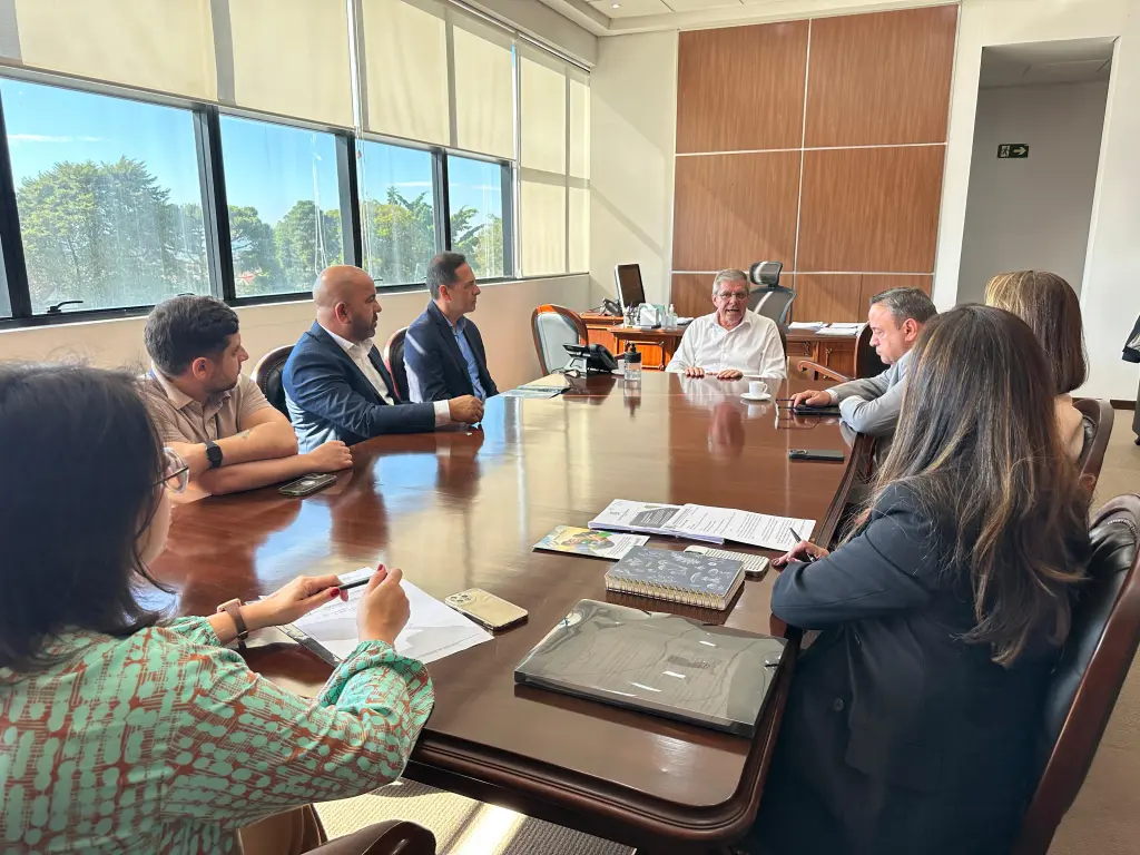 Paranaguá avança em moradia e regularização fundiária com apoio da Cohapar 1 2 adriano ramos cohapar