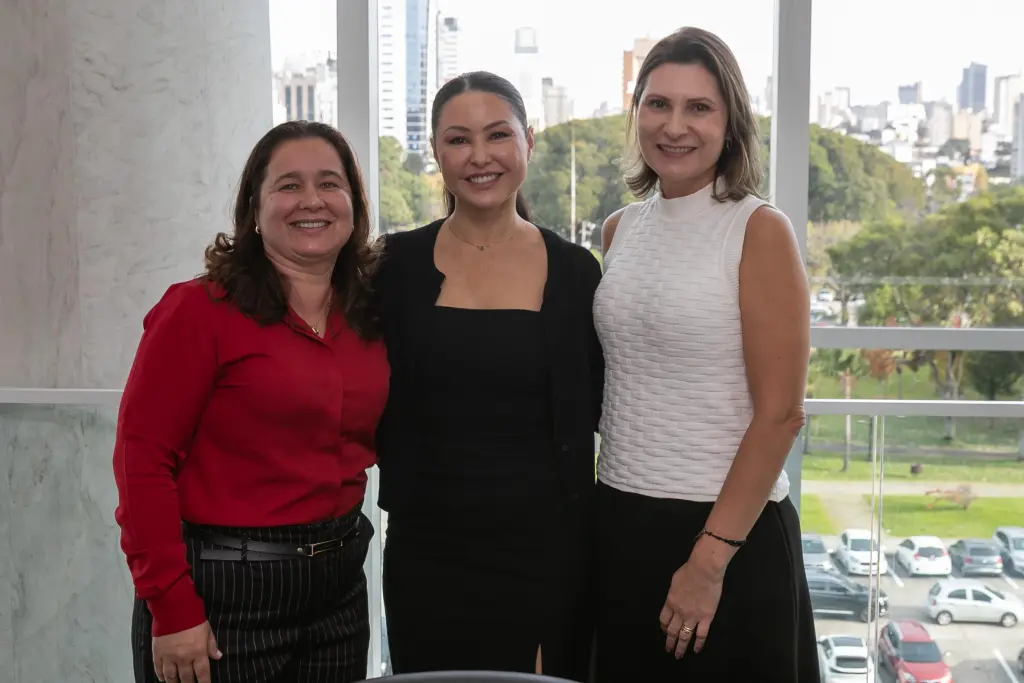 Primeira-dama de Paranaguá e vice-prefeita cumprem agenda com primeira-dama do Paraná 2 2b reuniao com primeira dama do parana com representantes de paranagua