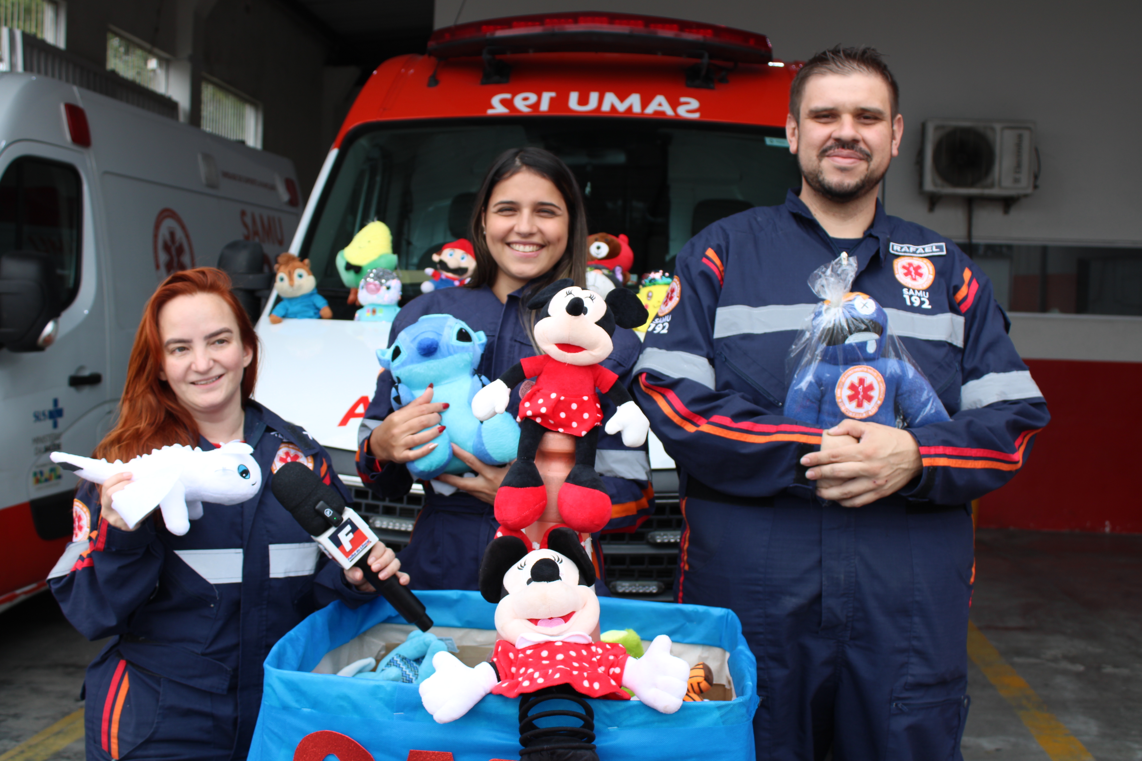 Segundo a equipe do SAMU, as pelúcias ajudam a acalmar, acolher e trazer conforto em situações de emergência (Foto: Folha do Litoral News)