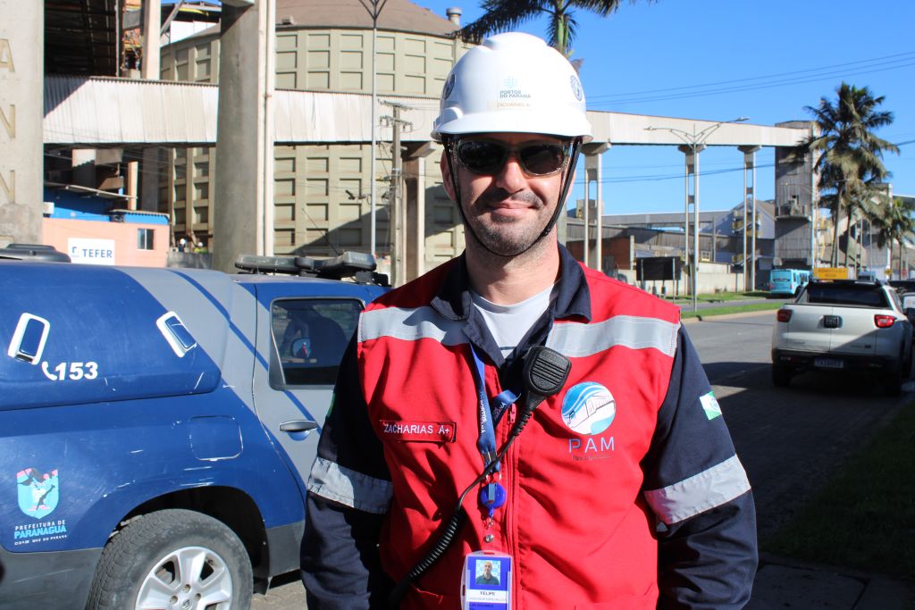 Simulação de acidente ferroviário aconteceu em Paranaguá na quinta-feira 3 Segundo Felipe Zacharias, especialista em Saúde e Segurança do Trabalho do Porto de Paranaguá, a realização do simulado tem justamente o objetivo de testar e ensaiar eventuais problemas que possam ocorrer durante um possível atendimento (Foto: Folha do Litoral News)