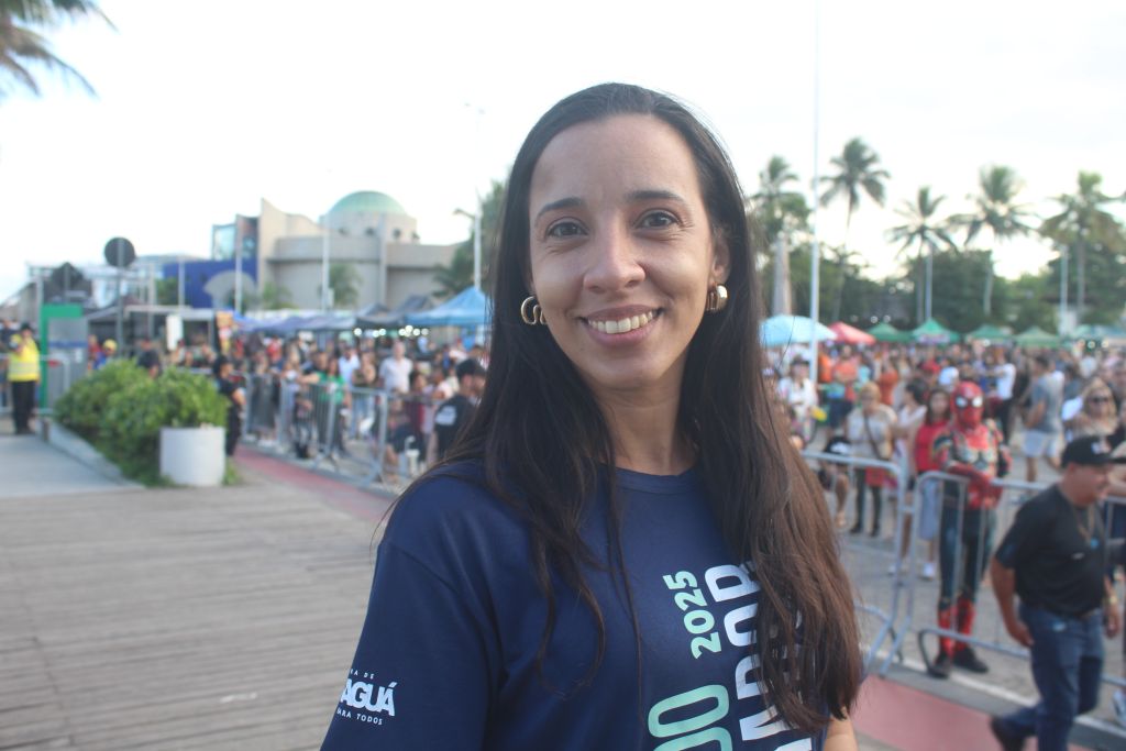 Festa em comemoração ao Dia do Trabalhador reúne mais de 30 mil pessoas em Paranaguá 3 A secretaria de Turismo de Paranaguá, Paula Torres, salientou a importância de ter a população reunida e comemorando um dia tão importante como o Dia do Trabalhador (Foto: Folha do Litoral News)