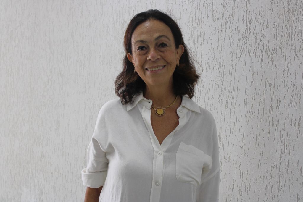 Professores da rede municipal de ensino de Paranaguá participam de capacitação sobre conscientização ambiental 6 Para a professora Cândida, o desafio da educação ambiental é conscientizar os seres humanos, pois muito se fala em preservação ambiental, é algo bonito, elogiado, aplaudido, no entanto, pouco se faz (Foto: Folha do Litoral News)