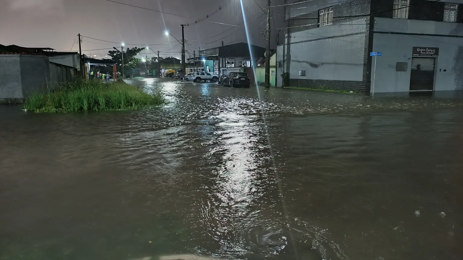 De acordo com a Prefeitura de Paranaguá, o município ainda permanece em situação de emergência (Foto: Folha do Litoral News)