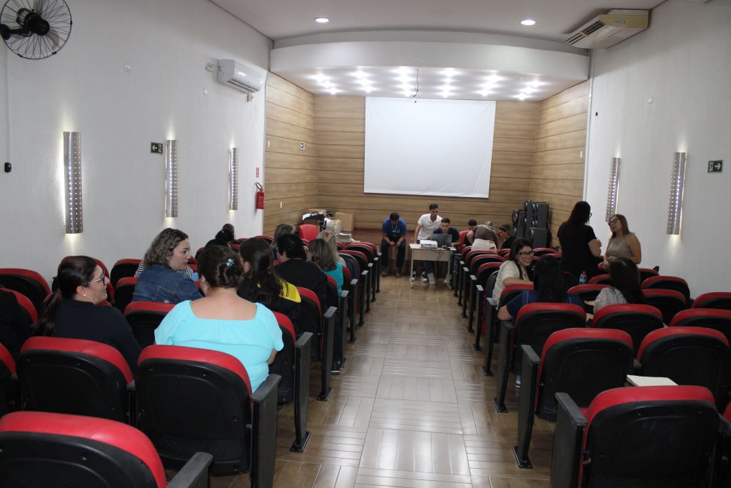 Professores da rede municipal de ensino de Paranaguá participam de capacitação sobre conscientização ambiental 9 IMG 3985