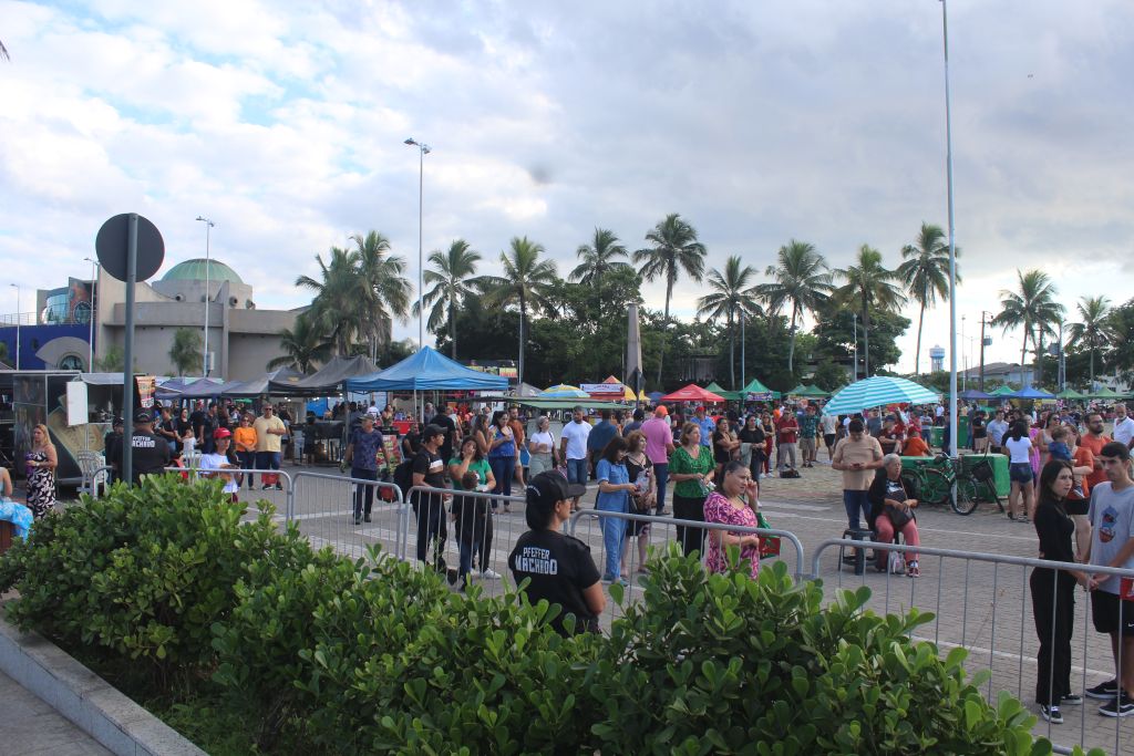 Festa em comemoração ao Dia do Trabalhador reúne mais de 30 mil pessoas em Paranaguá 23 IMG 7816