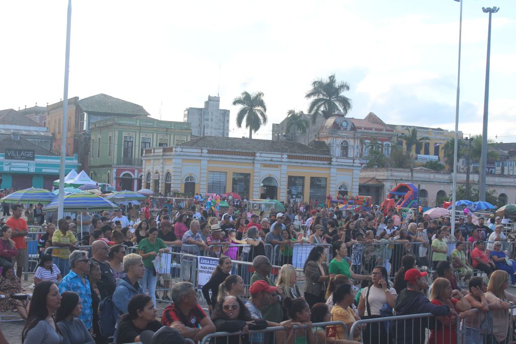 Festa em comemoração ao Dia do Trabalhador reúne mais de 30 mil pessoas em Paranaguá 20 IMG 7824
