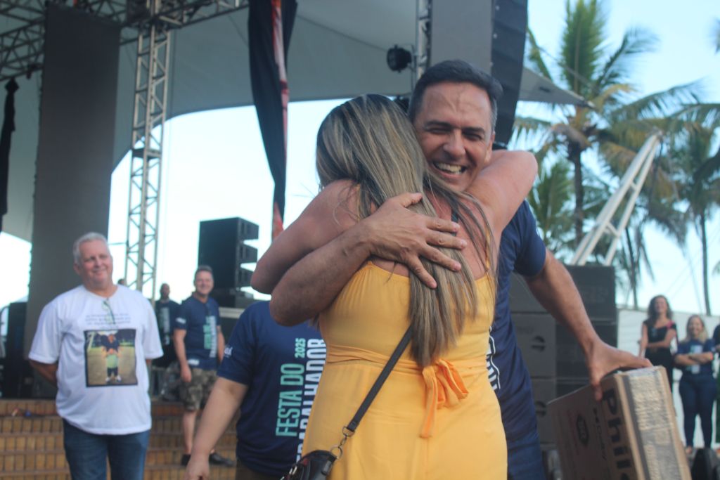 Festa em comemoração ao Dia do Trabalhador reúne mais de 30 mil pessoas em Paranaguá 13 IMG 7954
