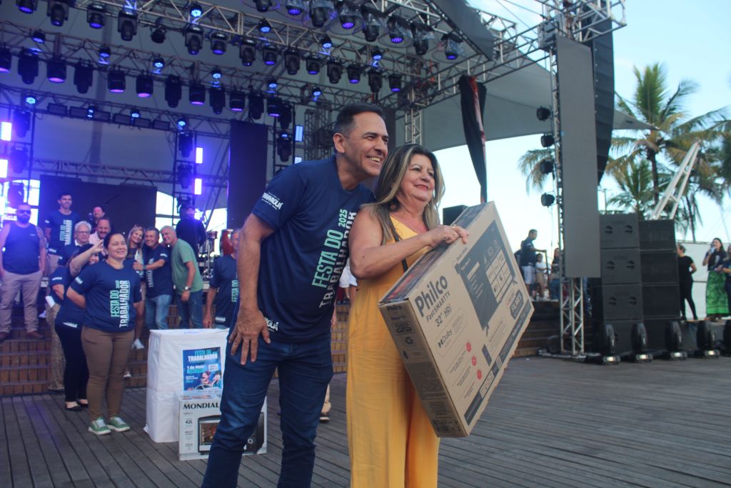 Festa em comemoração ao Dia do Trabalhador reúne mais de 30 mil pessoas em Paranaguá 12 IMG 7964