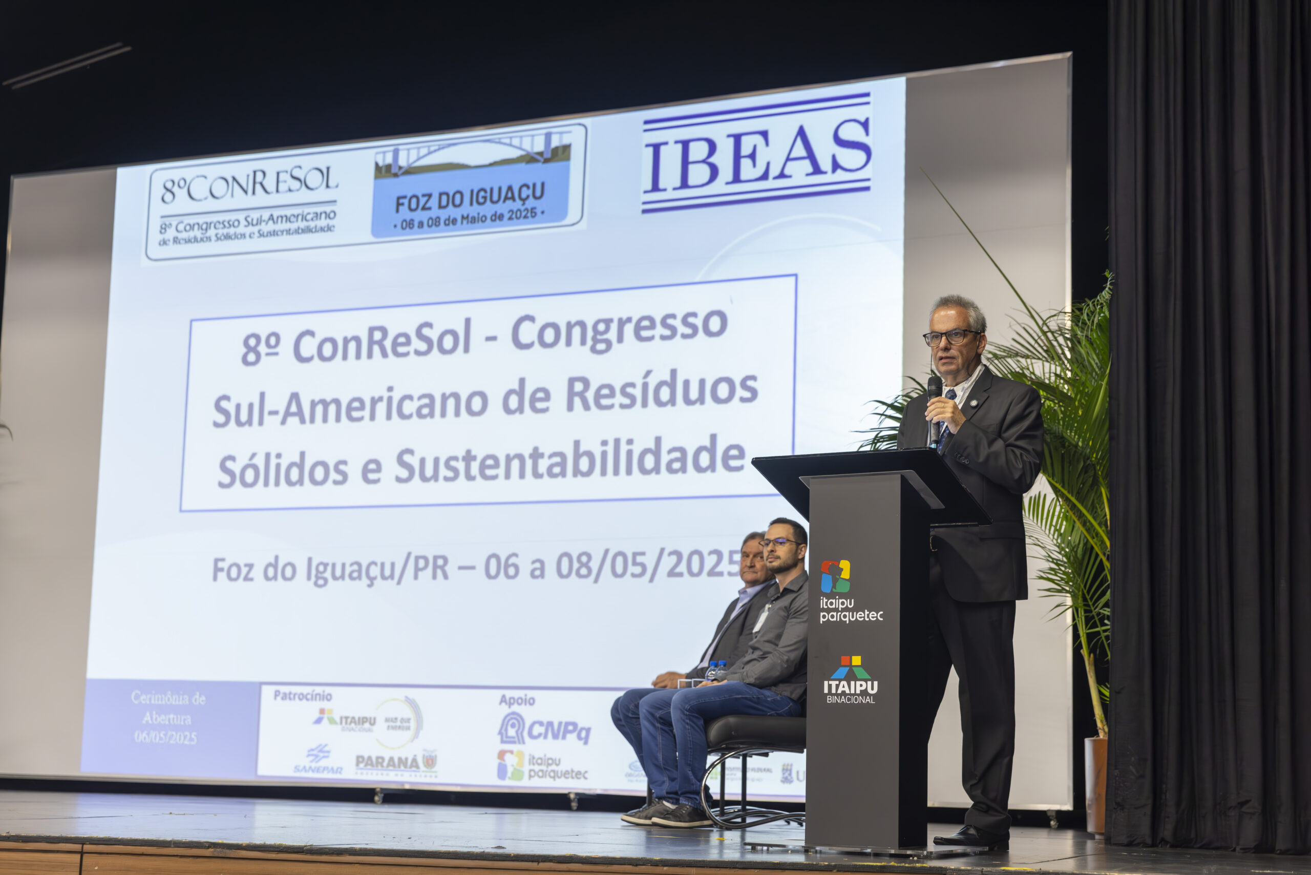 A programação contou com a apresentação de 350 trabalhos técnico (Foto: Divulgação/Itaipu)