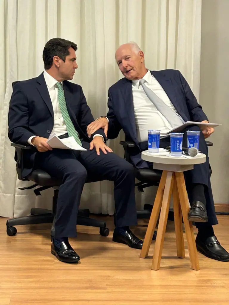 Presidente da ALEP palestra sobre os rumos do estado 5 WhatsApp Image 2025 05 08 at 10.04.44 768x1024 1