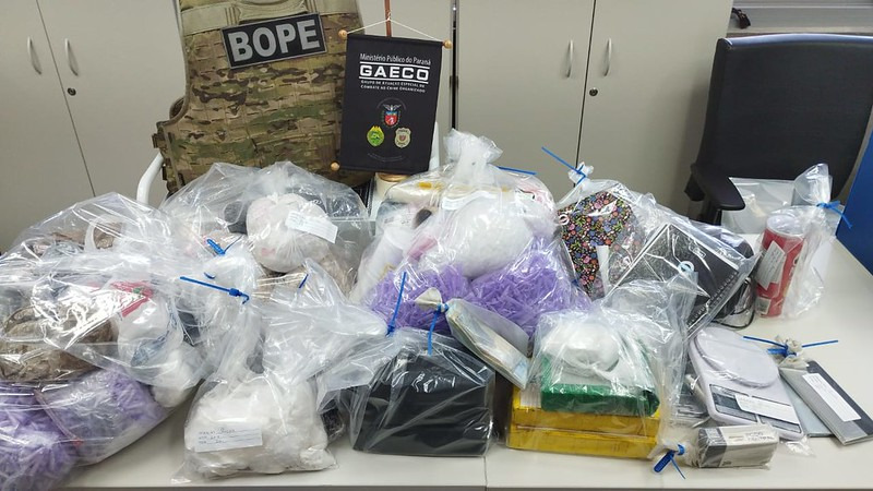 A ação mira uma organização criminosa com supostos vínculos com facção atuante em diversos estados brasileiros