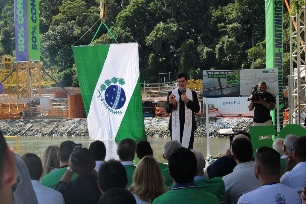 Obras da Ponte de Guaratuba chegam a 50% com homenagem aos trabalhadores 5 foto4 padre