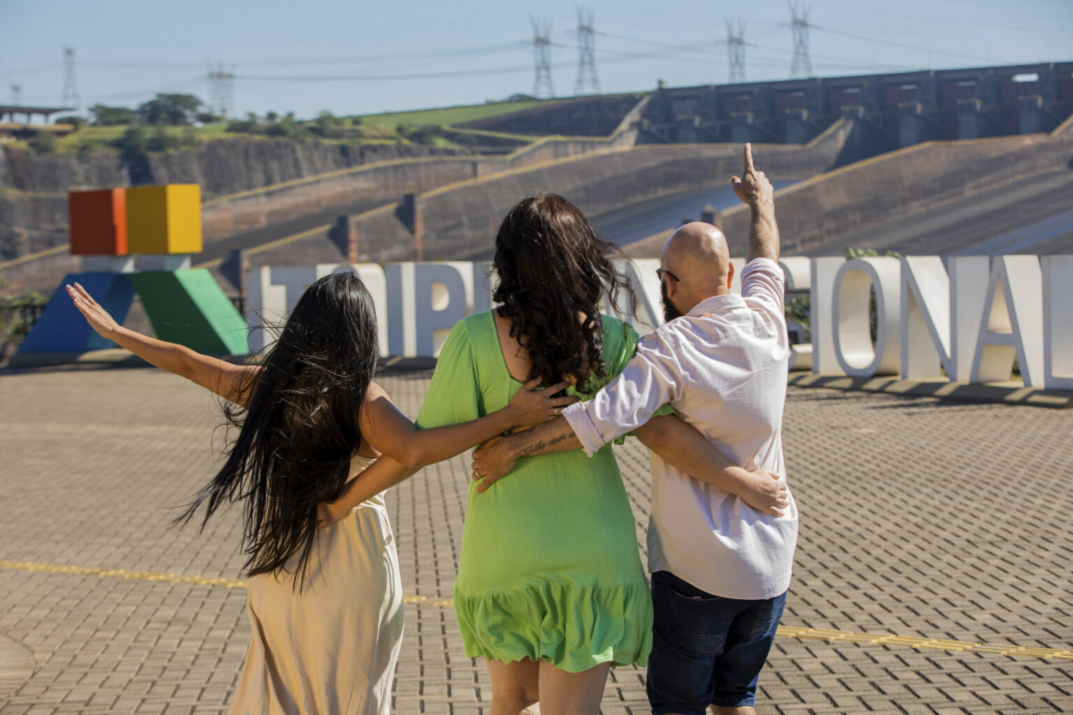 O CTI já prepara a ampliação de horários e vagas para o mês de junho, garantindo mais oportunidades para quem deseja conhecer de perto a maior geradora de energia limpa do mundo (Foto: Jean Pavão/Itaipu Parquetec)