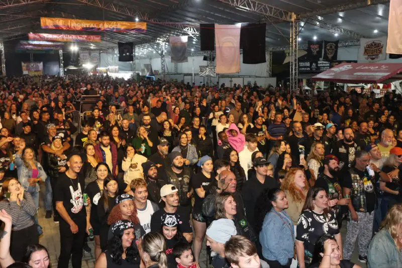 12.º Encontro Pontal Motors reuniu mais de 30 mil visitantes em Pontal do Paraná 2 230625082455 5098453216798027408 jpg