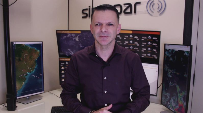 Fim de semana deverá ser de chuva em todo o litoral, prevê Simepar 2 Meteorologista do Simepar, Lizandro Jacóbsen (Foto: Reprodução/Simepar)