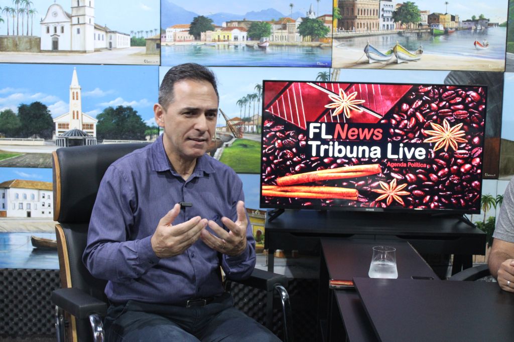 Prefeito de Paranaguá Adriano Ramos denuncia “fake news”, responde a críticas e apresenta avanços em sua gestão 2 FOTO 02 57