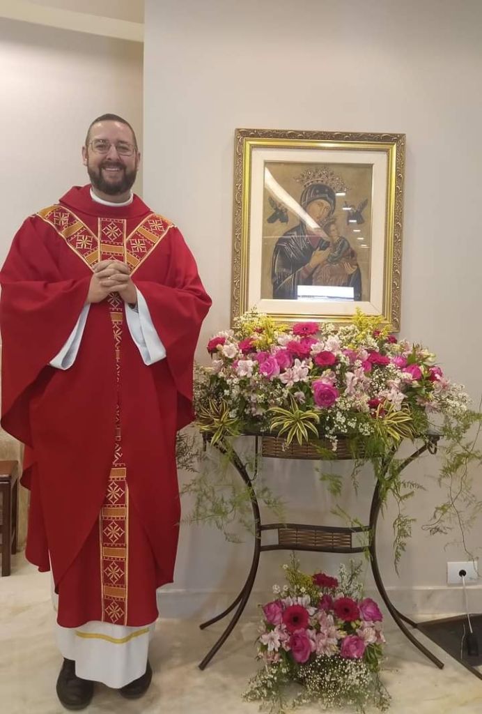Programação da Festa de Nossa Senhora do Perpétuo Socorro segue até dia 27 de junho 2 “Fica aqui meu convite para divulgarmos nossa festa e participarmos desse momento tão importante de fé e amor à Mãe do nosso Salvador”, convidou o padre Emerson Zella. / Foto: Divulgação