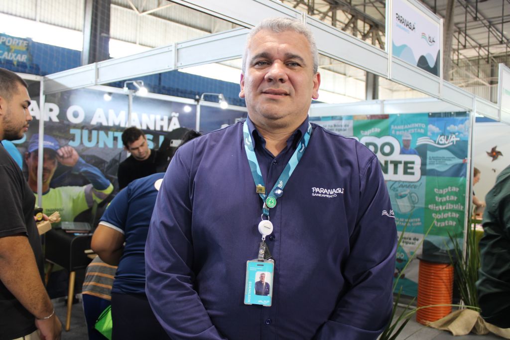 Paranaguá Saneamento marca presença na 18.ª Semana do Meio Ambiente em Paranaguá 2 Atualmente, a empresa conta com quatro estações de tratamento de esgoto espalhadas pelo município de Paranaguá, conforme detalha Edenilson Reveno Machado, Coordenador de Sustentabilidade da Paranaguá Saneamento (Foto: Folha do Litoral News)