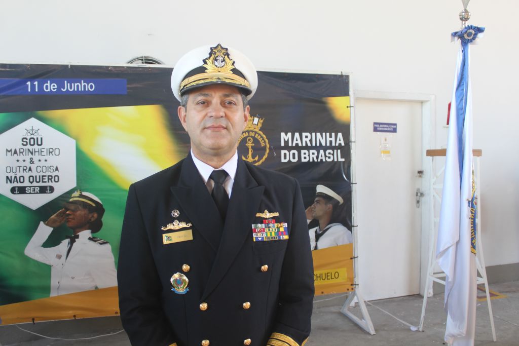 “Um serviço que é um dos mais importantes do Brasil, responsável pelos portos de Santos e de Paranaguá”, disse o comandante do 8.º Distrito Naval, vice-almirante Marco Antônio Ismael Trovão de Oliveira