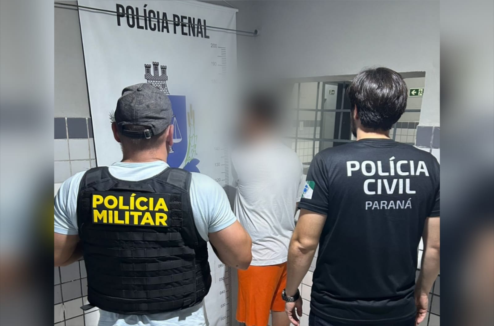 O crime aconteceu no quintal de uma residência localizada na Rua Alfredo Budant, no bairro Porto dos Padres