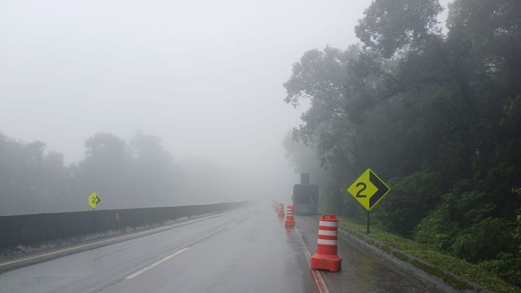 Pista sentido litoral da BR-277 está parcialmente interditada na região de Morretes 2 fde14177 ae14 47be bd24 0647c9027005