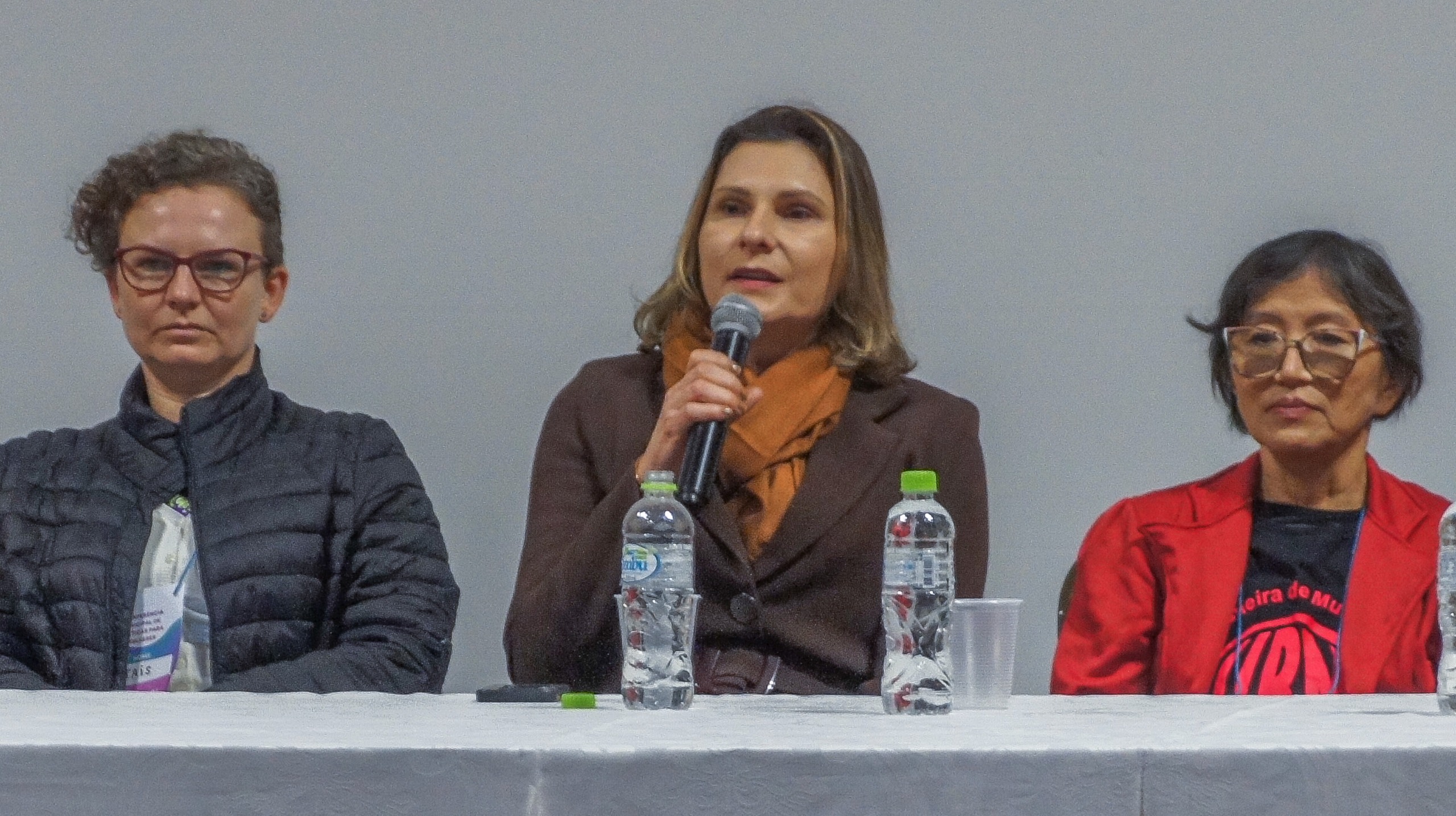 Conferência Municipal de Políticas Públicas para Mulheres é realizada em Paranaguá