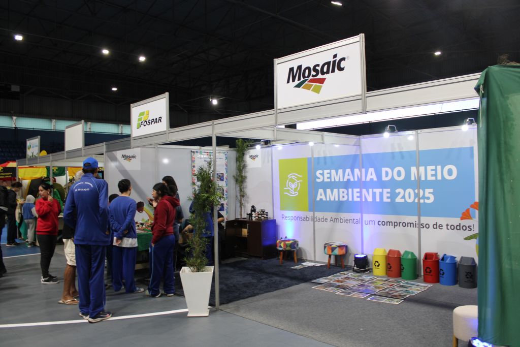 Empresas recebem certificado por participação na Semana do Meio Ambiente de Paranaguá 10 foto10 mosaic fospar meio