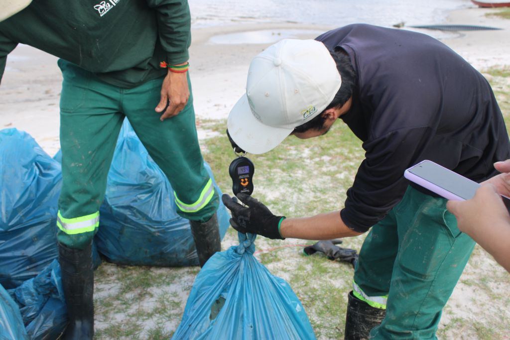 Mutirão de limpeza em Paranaguá revela problema do descarte incorreto de lixo e prejuízo aos manguezais 2 foto2 6